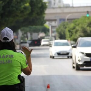 antalyada trafik denetimi 16 bin surucuye ceza q9HWmu8N