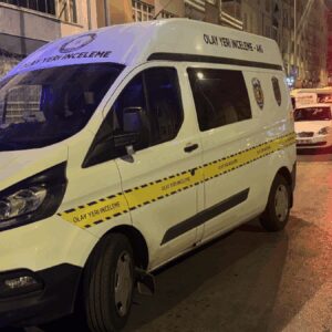 kayseride esini tabancayla oldurup canina kiydi 75Yip4bA