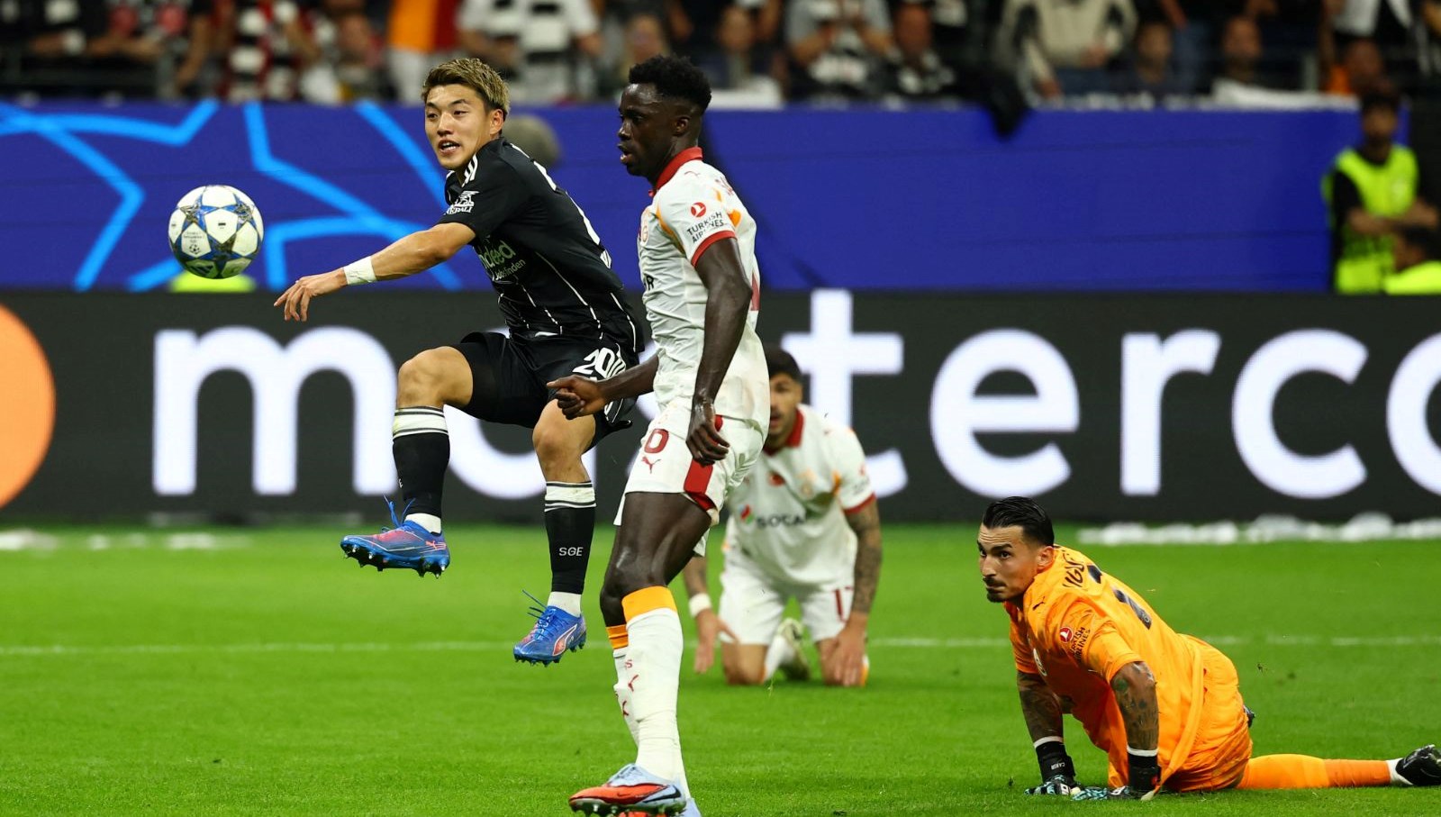 almanyada agir yenilgi galatasaray frankfurt deplasmaninda istedigini alamadi dNvf4Ccj