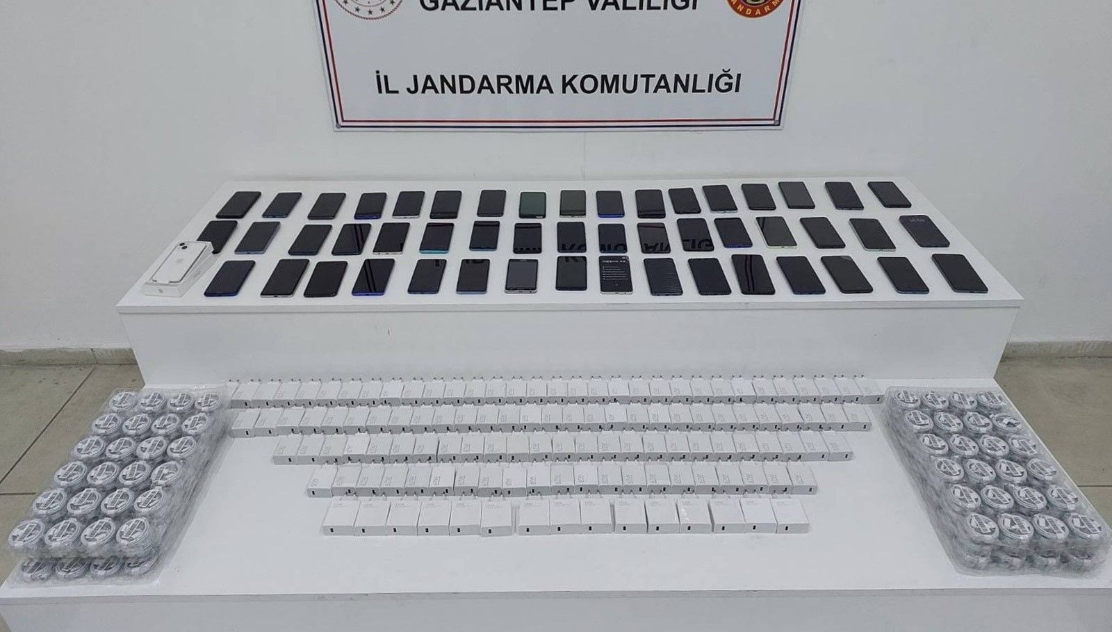 gaziantepte 13 milyon liralik kacak telefon operasyonu qX1MvEgJ