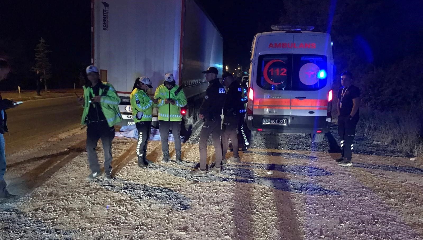 karsiya gecmek isterken tirin carptigi genc hayatini kaybetti SacqfI7J