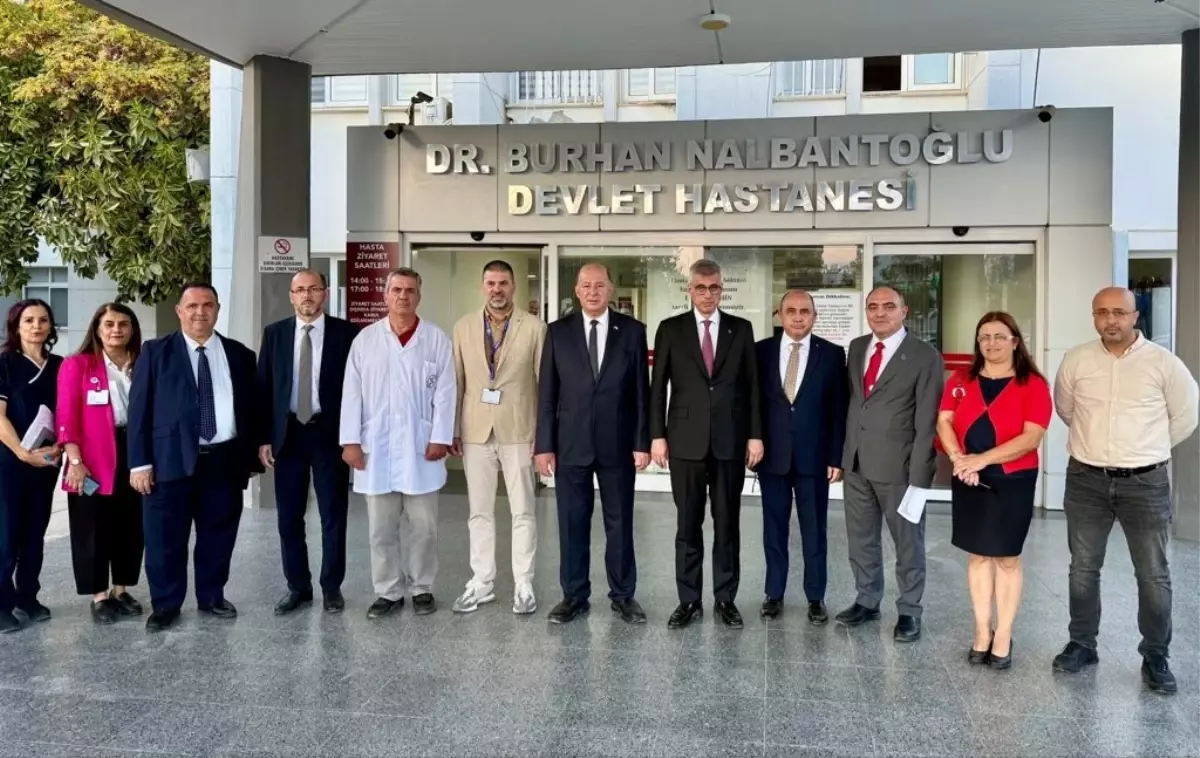 bakan memisoglu karpaz devlet hastanesinde inceleme yapti D5udOT44.jpg