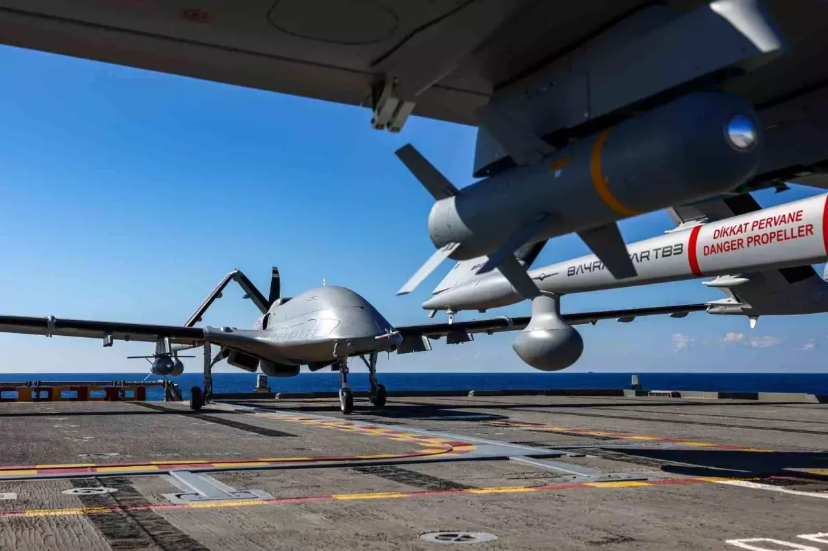 turkiyenin ilk siha gemisi tcg anadolu denizkurdu tatbikatinda hedefleri vurdu MVTQ1xMd