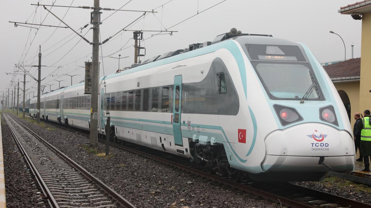 2 milyon 634 bin 363 yolcumuzu taşıdı! Milli elektrikli trenlerin yeni rotası Edirne!