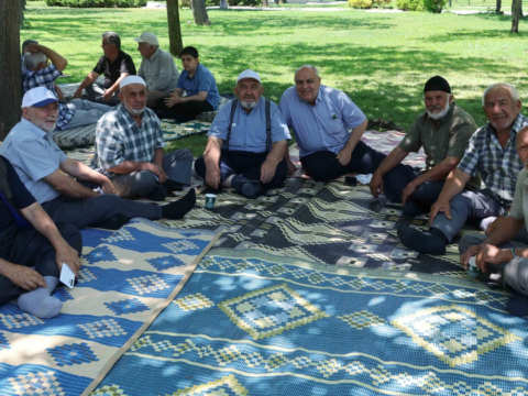 Konya karatayda emekliler sehir parkinda bulustu 5PLN93la