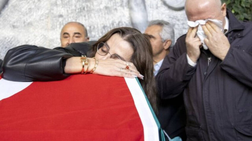 Ozge ulusoy mahkeme kararini acikladi yaya gecidinde ezip bir de ustune suclamaya kalktilar XX5v1vlO